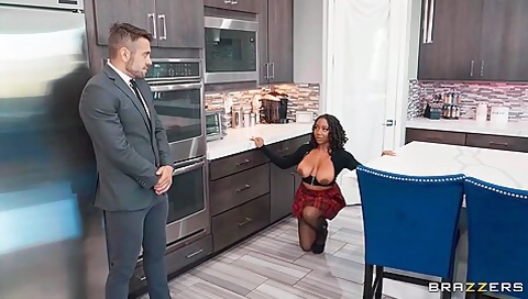 Quincy Roee - Gentle Quincys Brunette Sex