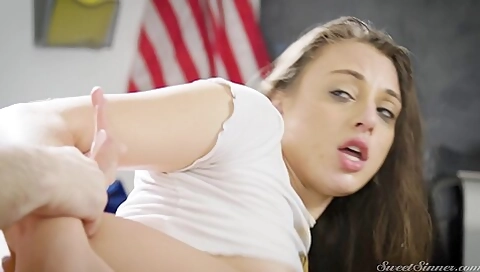 Horny Booty Babe Fabulous Sex With Tommy Pistol