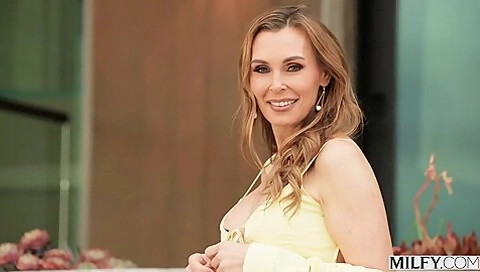Legendary Milf Has Very First Anal Experience - Tanya Tate