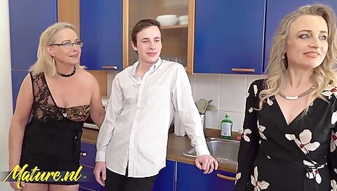 Featuring Lovers Saggy Action With Mature Nl